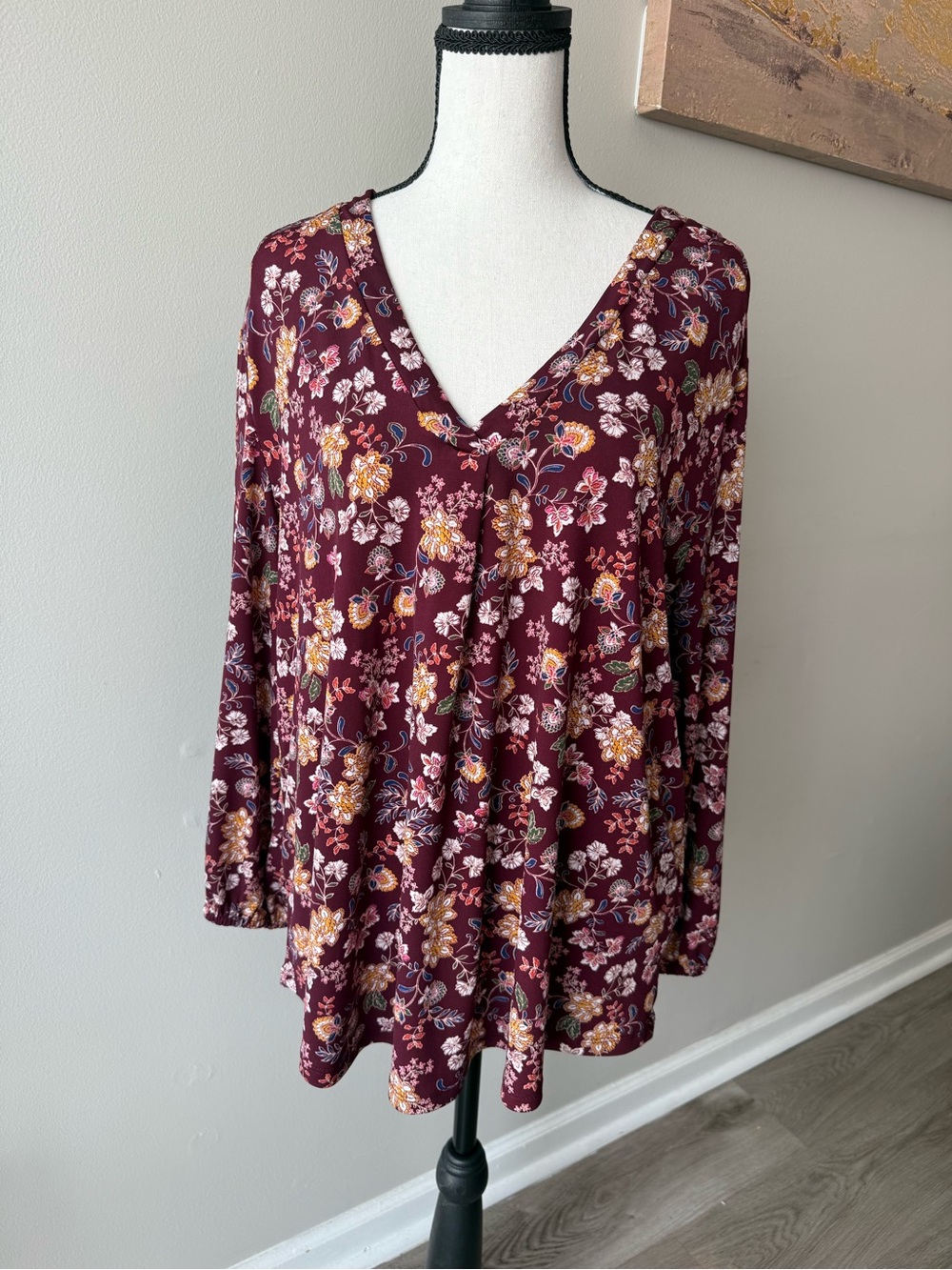 Vince Camuto Burgundy Floral V-Neck Long Sleeve Blouse
